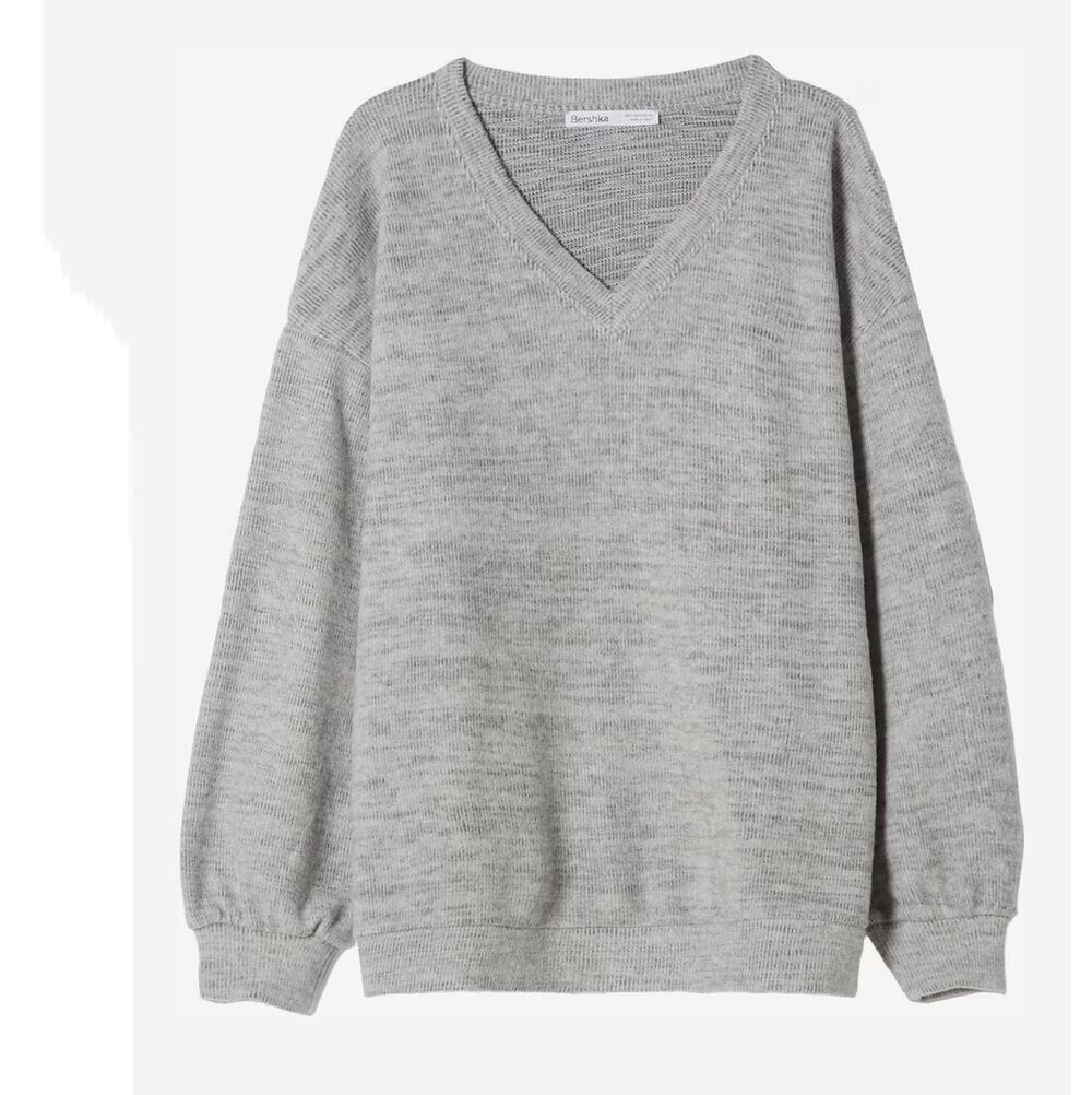 Bershka V-Neck Oversized Sweater Sz. Med light Gray NWT Comfy Oversized Fit